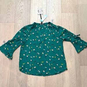 Stitch Fix 41 Hawthorn Trina Pleat Back Detail Blouse – Green Small Petite – NWT